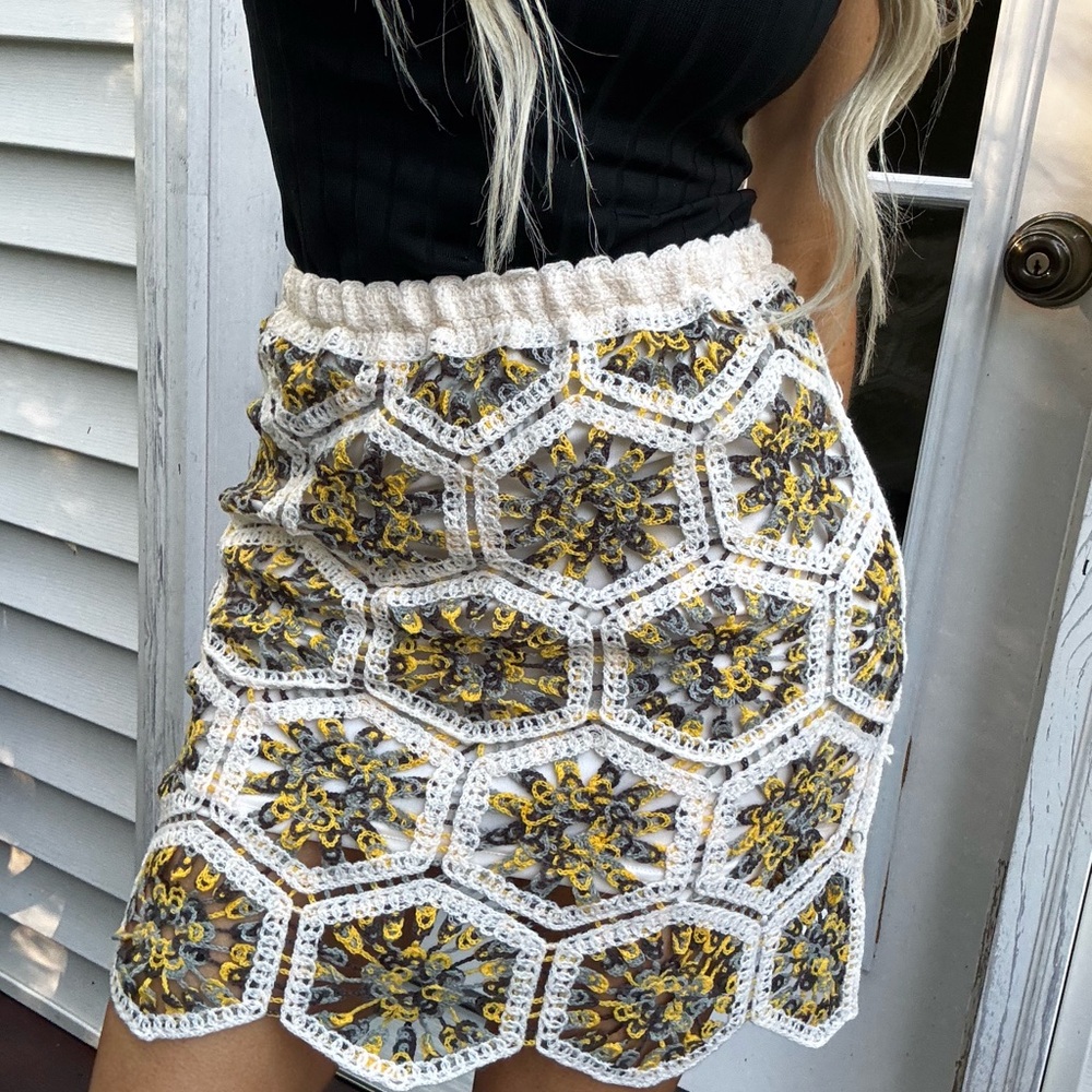 Elegant Crochet Lace Skirt - White and Yellow Stunning handmade size medium